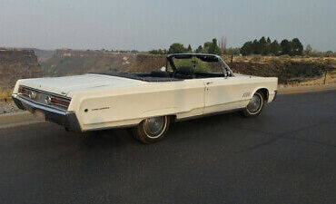 Chrysler-300-Series-Cabriolet-1968-White-Black-0-2