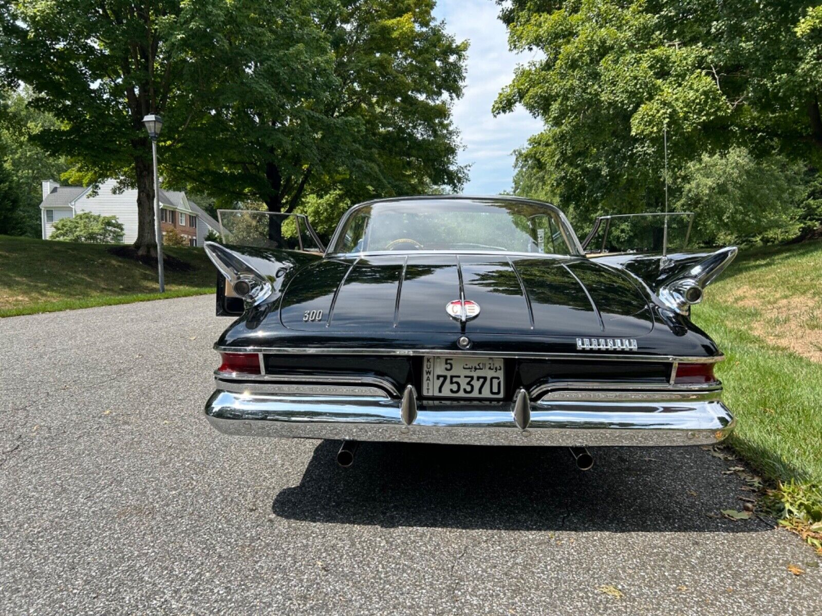 Chrysler-300-Series-Coupe-1961-5