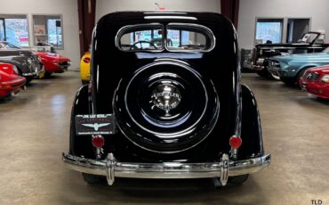 Chrysler-Imperial-Airflow-Series-C-2-1935-3