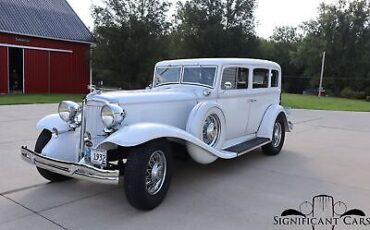 Chrysler-Imperial-CH-Touring-Sedan-1932-1