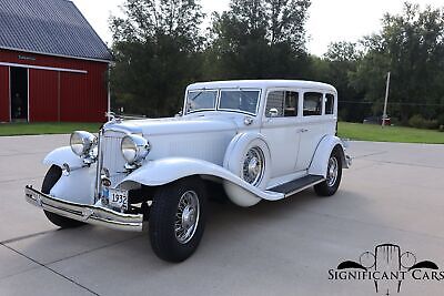 Chrysler-Imperial-CH-Touring-Sedan-1932-1