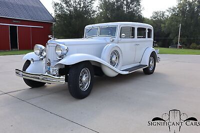 Chrysler-Imperial-CH-Touring-Sedan-1932-2