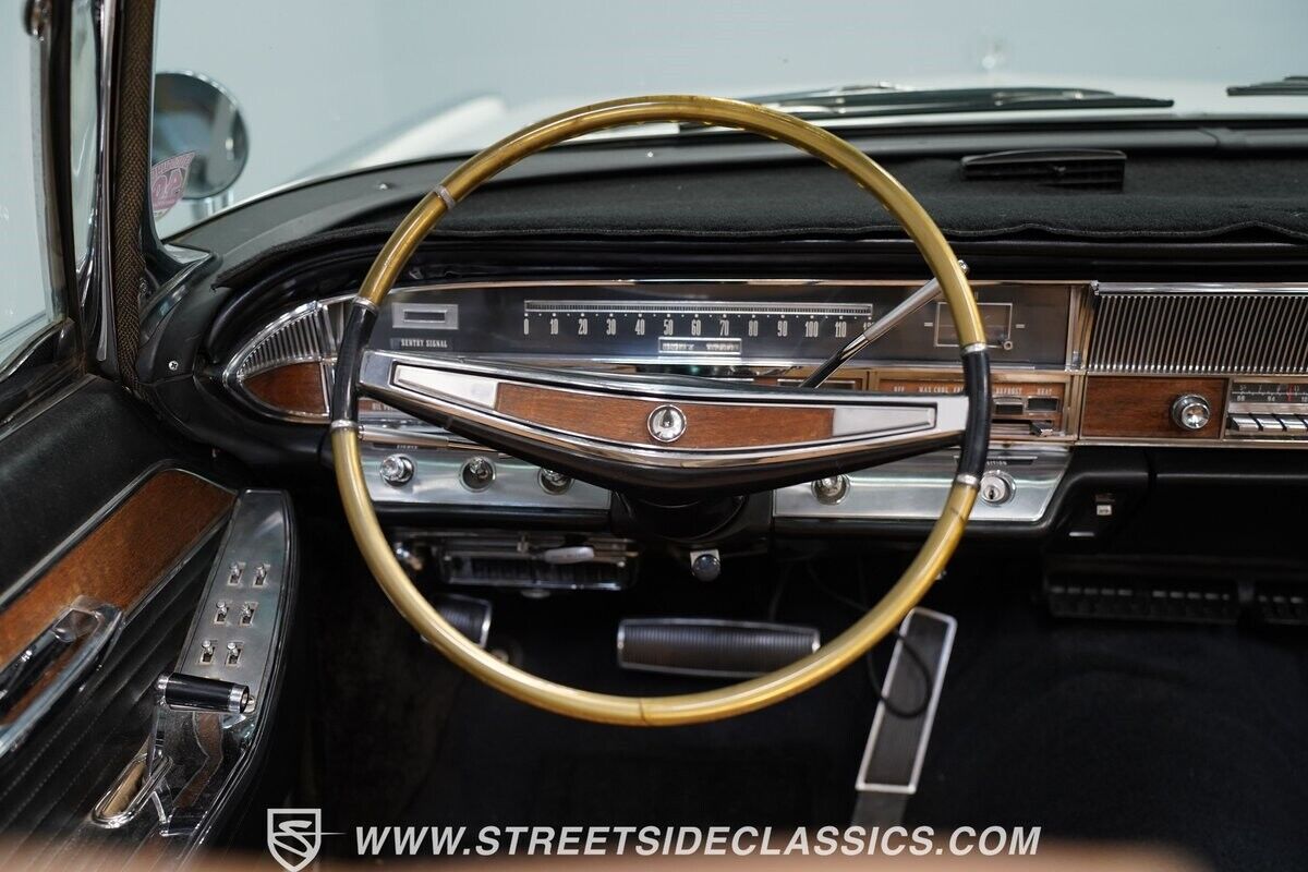 Chrysler-Imperial-Cabriolet-1965-White-Tan-10892-34