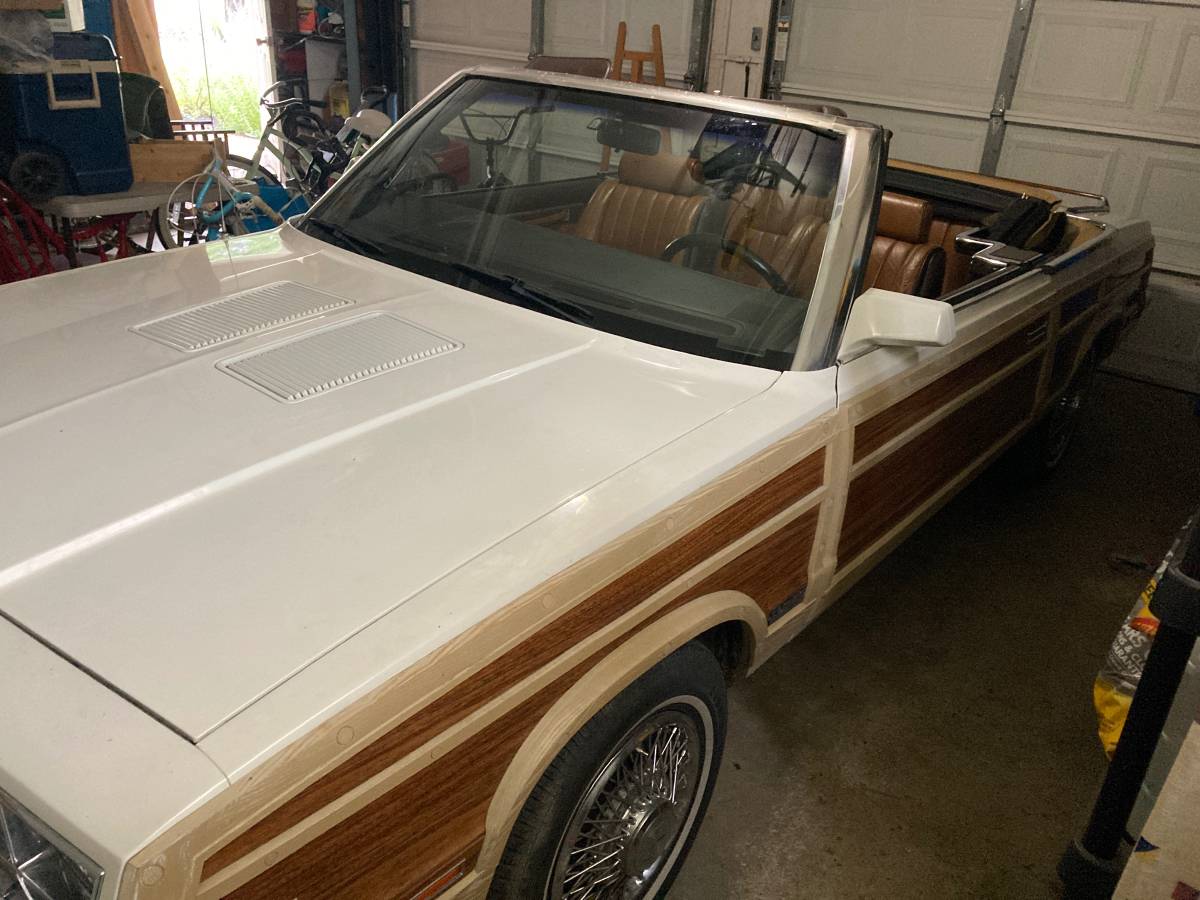 Chrysler-Lebaron-convertible-1984-white-193121-1