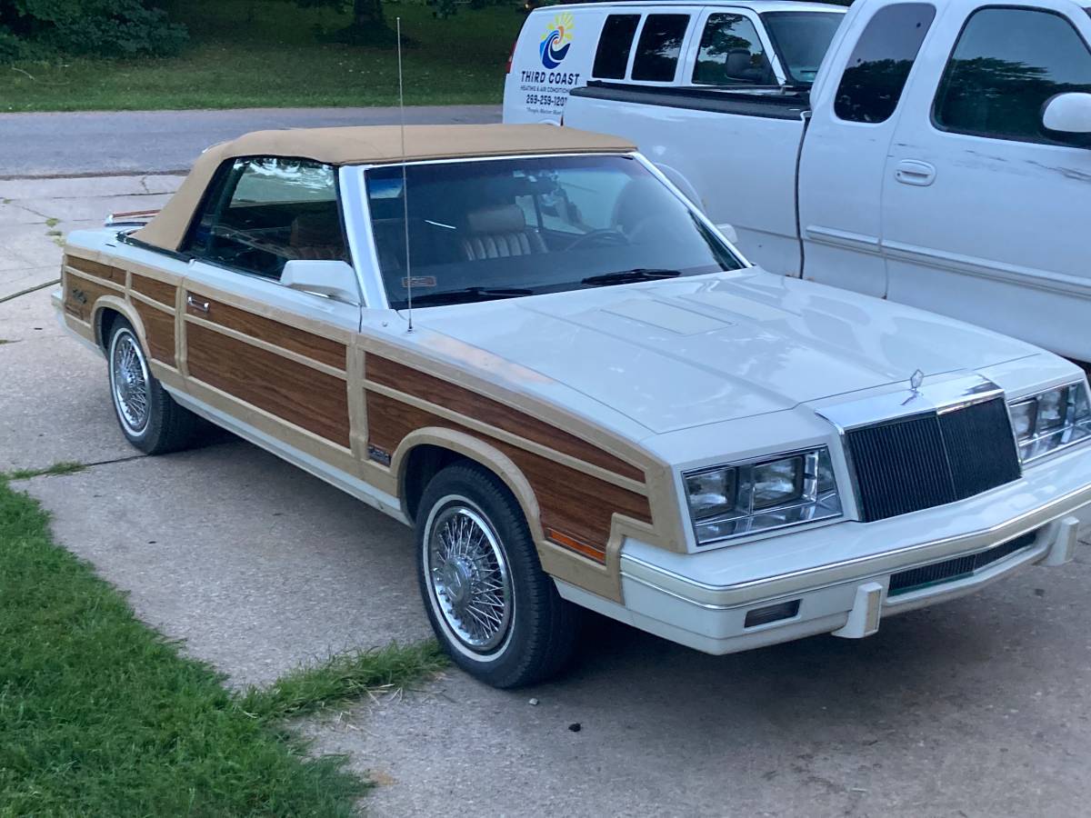 Chrysler-Lebaron-convertible-1984-white-193121-2