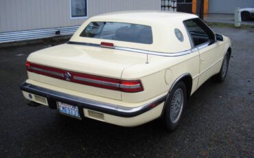 Chrysler-Lebaron-tc-1990-yellow-152887-1