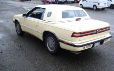 Chrysler-Lebaron-tc-1990-yellow-152887-2