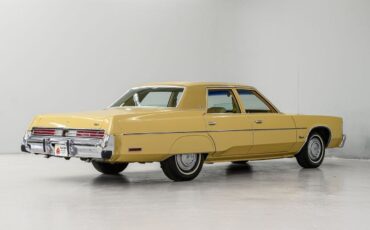 Chrysler-Newport-Berline-1977-Yellow-Gold-93614-6