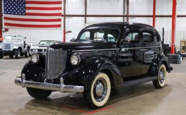 Chrysler-Royal-Berline-1938-Black-Tan-107060