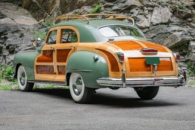 Chrysler-Town-Country-1947-10