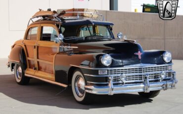 Chrysler-Town-and-Country-Berline-1946-Black-Gray-30878-5