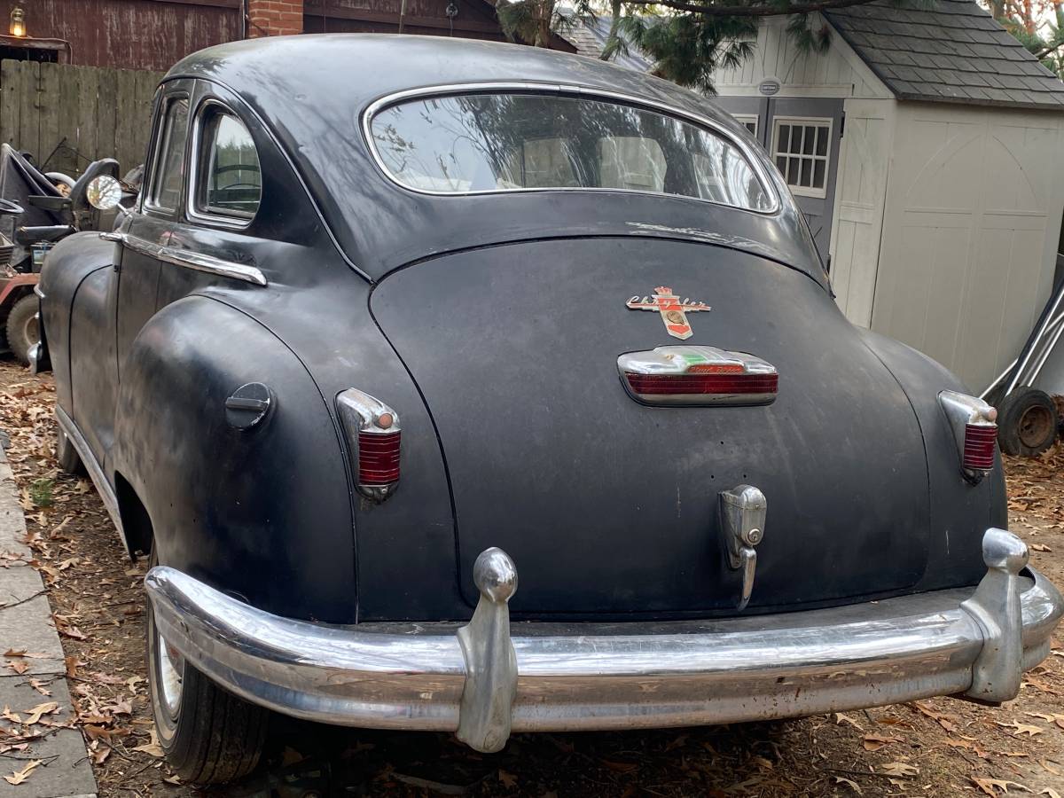 Chrysler-Windsor-1948-black-112654-4