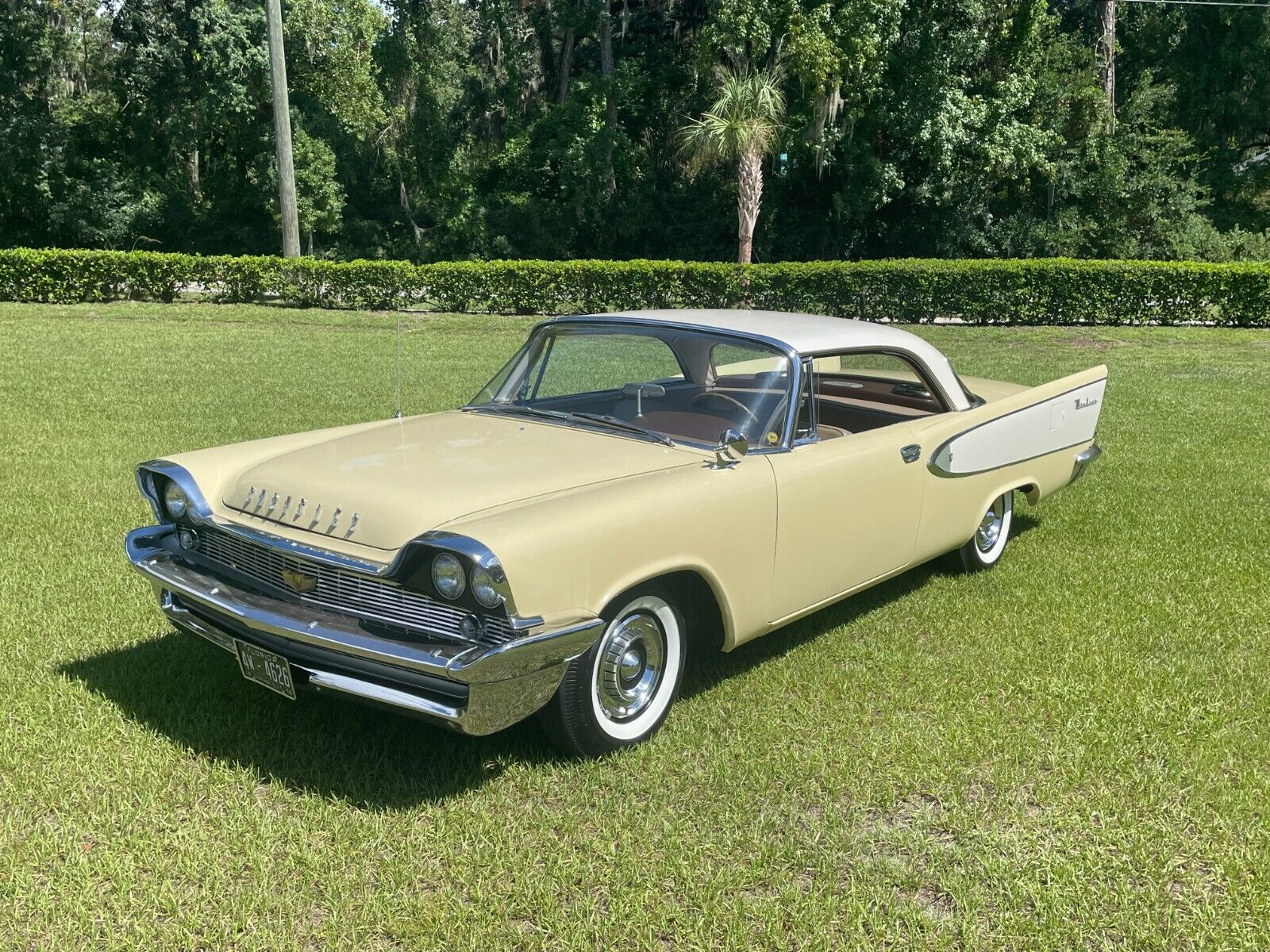 Chrysler-Windsor-Coupe-1958-12