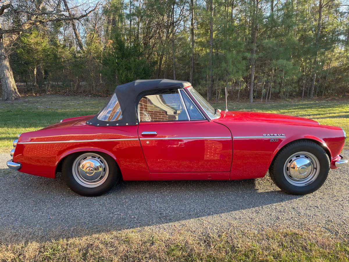 Datsun-1600-1968-red-83686-1