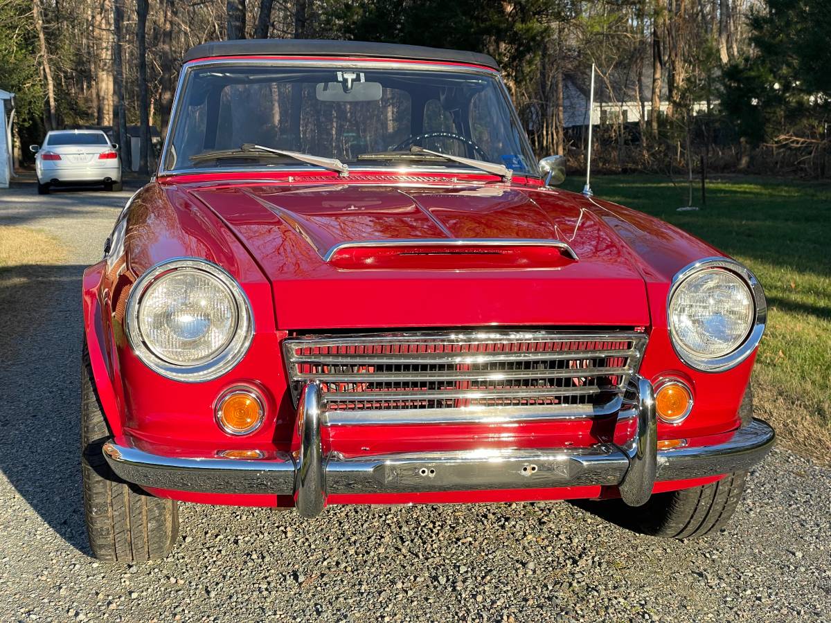 Datsun-1600-1968-red-83686-6