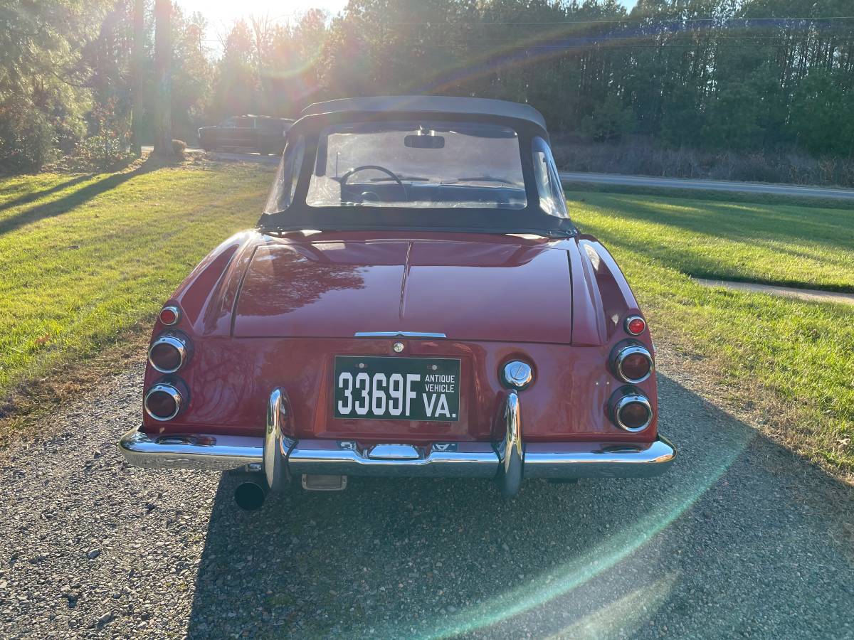 Datsun-1600-1968-red-83686-7