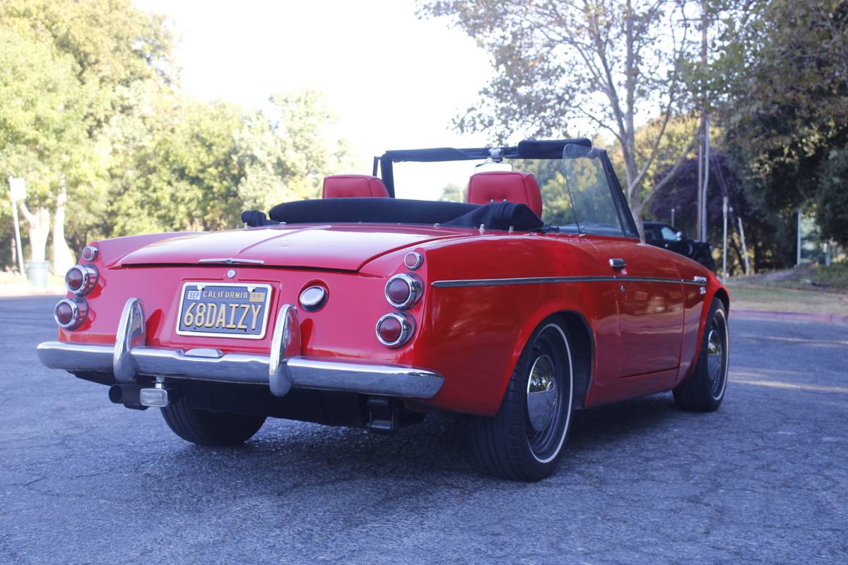 Datsun-2000-1968-red-160932-3