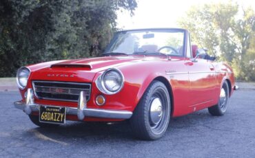 Datsun-2000-1968-red-160932-7