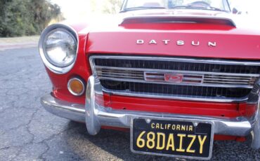 Datsun-2000-1968-red-160932-8