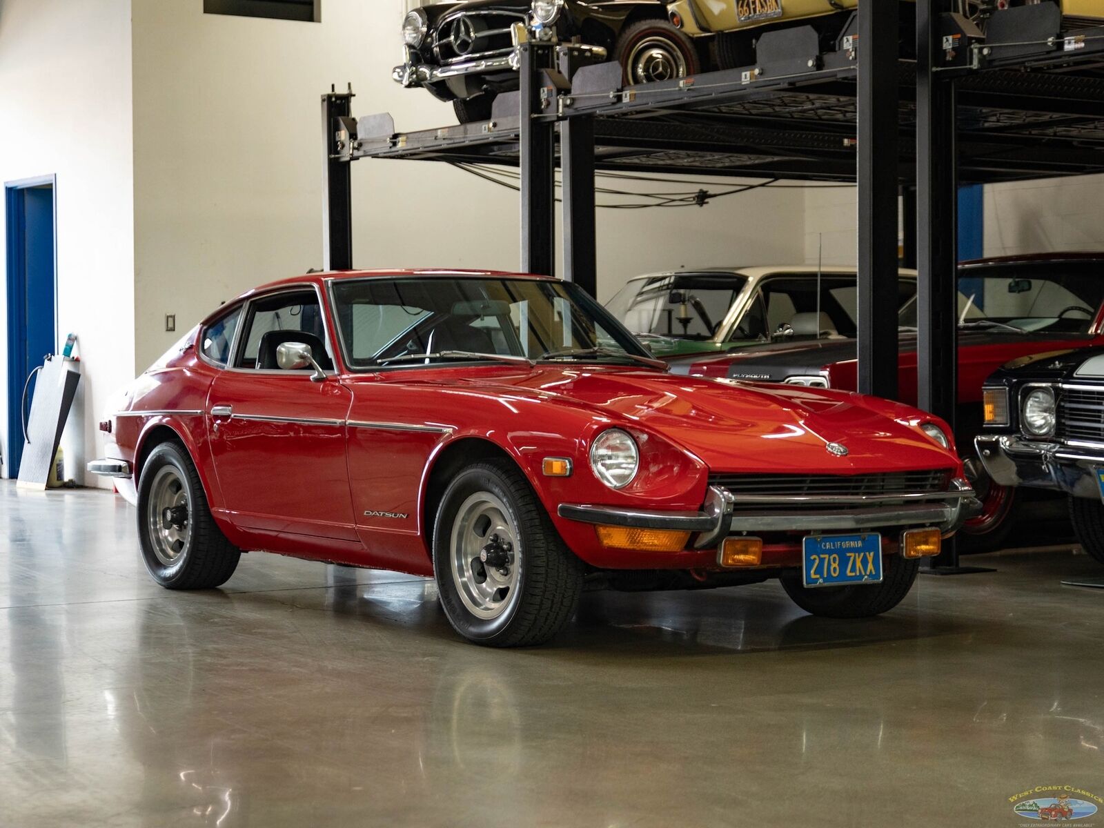 Datsun-Z-Series-1970-Red-Black-10115-9