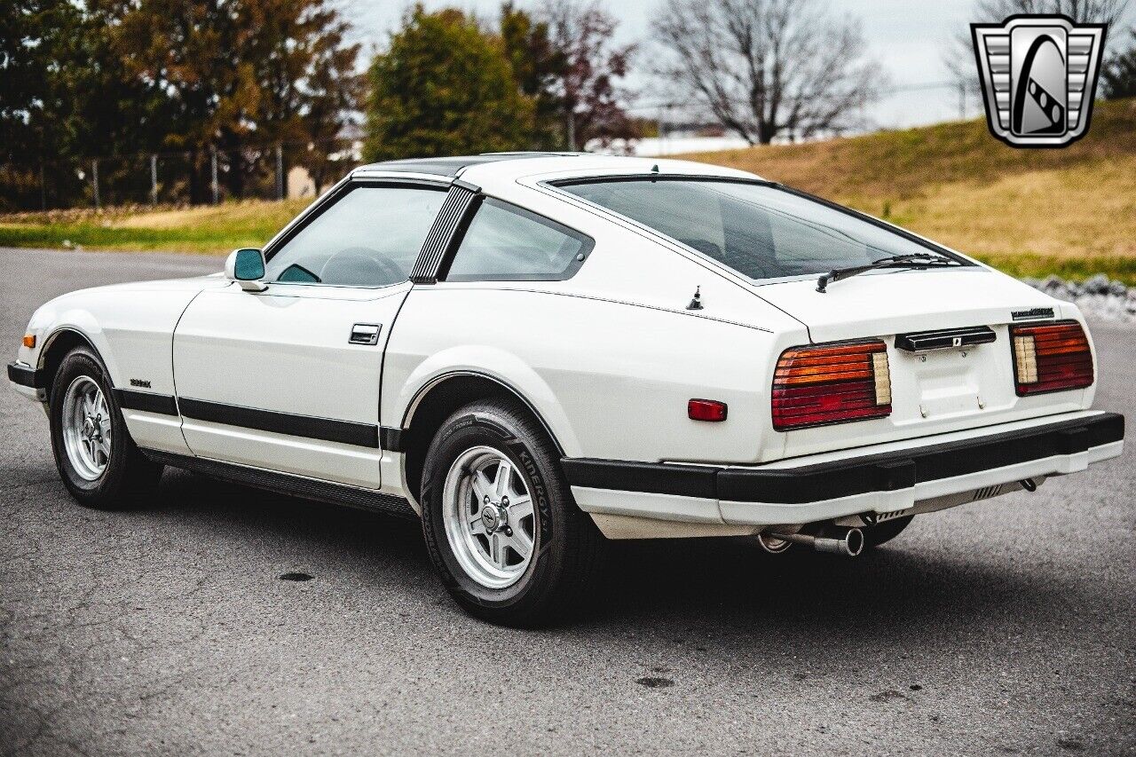 Datsun-Z-Series-1982-White-MAROON-41629-5