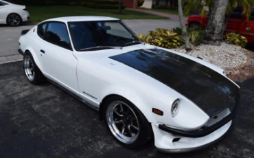 Datsun-Z-Series-Coupe-1971-White-Black-2437-1