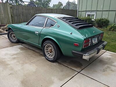 Datsun-Z-Series-Coupe-1975-Green-Black-41964-4