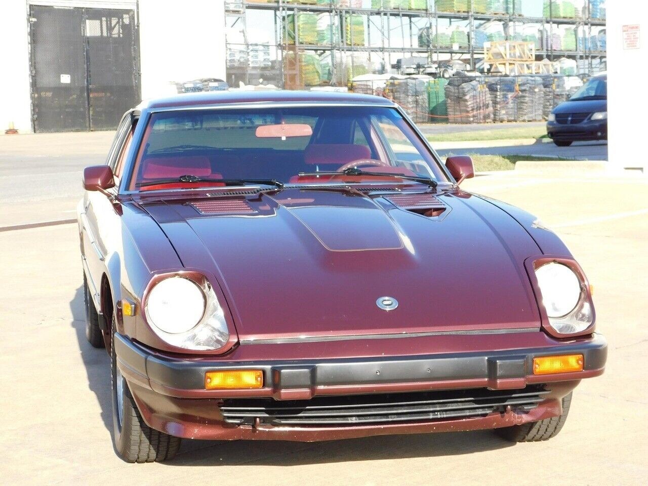 Datsun-Z-Series-Coupe-1982-Burgundy-Red-203271-10