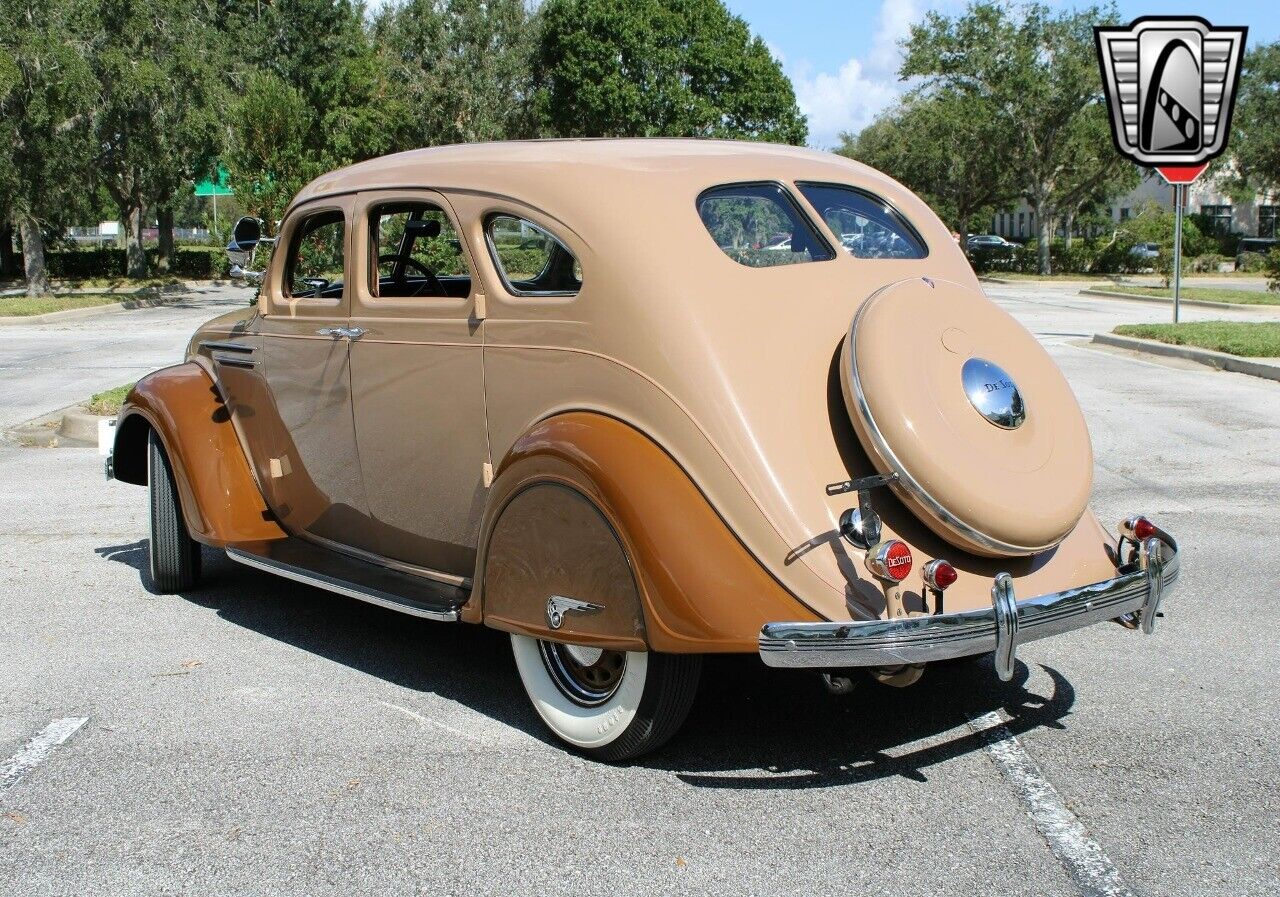 DeSoto-Airflow-Berline-1935-6