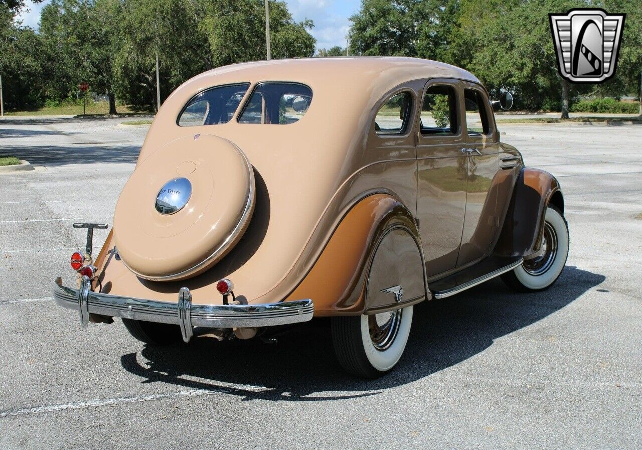 DeSoto-Airflow-Berline-1935-7