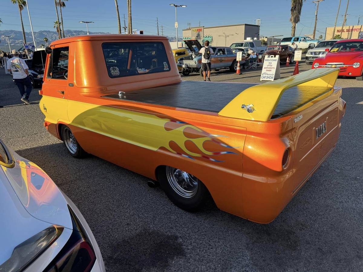 Dodge-A100-1968-yellow-19867-2