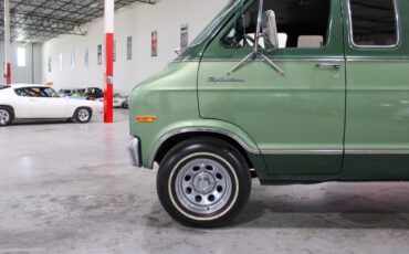 Dodge-B-200-Van-Van-1977-1