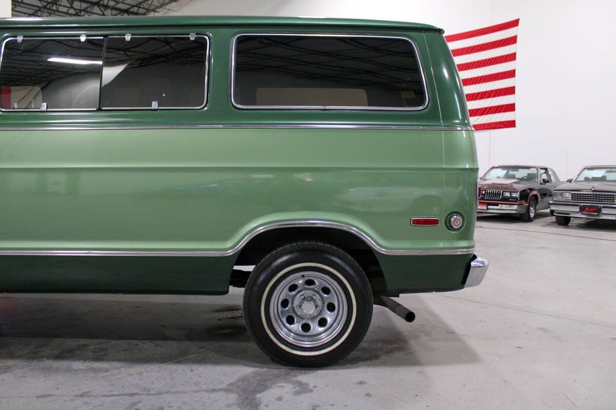 Dodge-B-200-Van-Van-1977-3