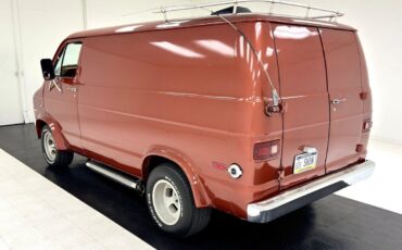 Dodge-B200-Van-1977-Russet-Sunfire-Metallic-Saddle-194259-2