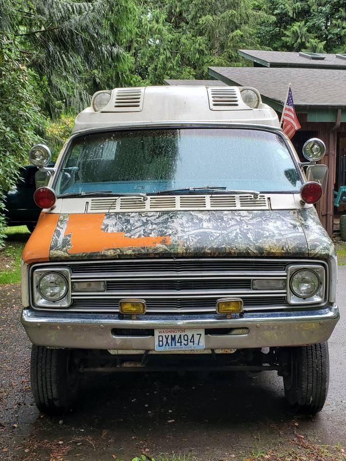 Dodge-B300-1977-white-125529-20