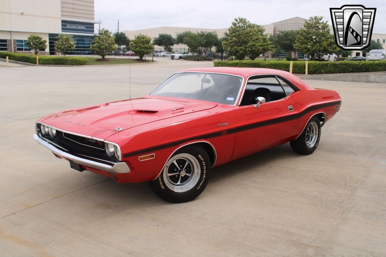 Dodge-Challenger-1970-Red-Black-155427-2