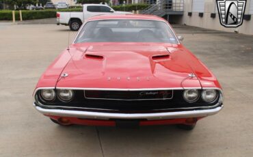 Dodge-Challenger-1970-Red-Black-155427-6