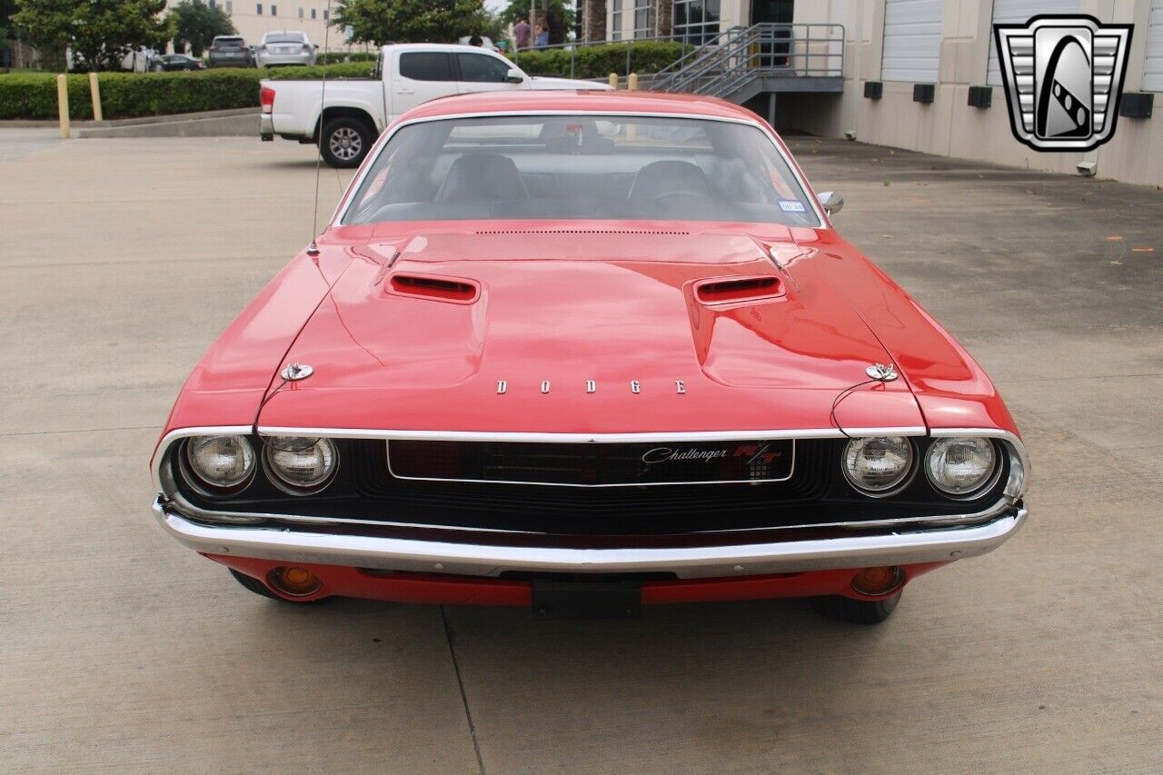 Dodge-Challenger-1970-Red-Black-155427-6