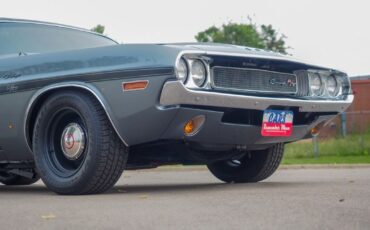 Dodge-Challenger-1970-Silver-Black-131007-3