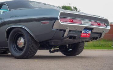 Dodge-Challenger-1970-Silver-Black-131007-4