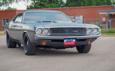 Dodge-Challenger-1970-Silver-Black-131007-7