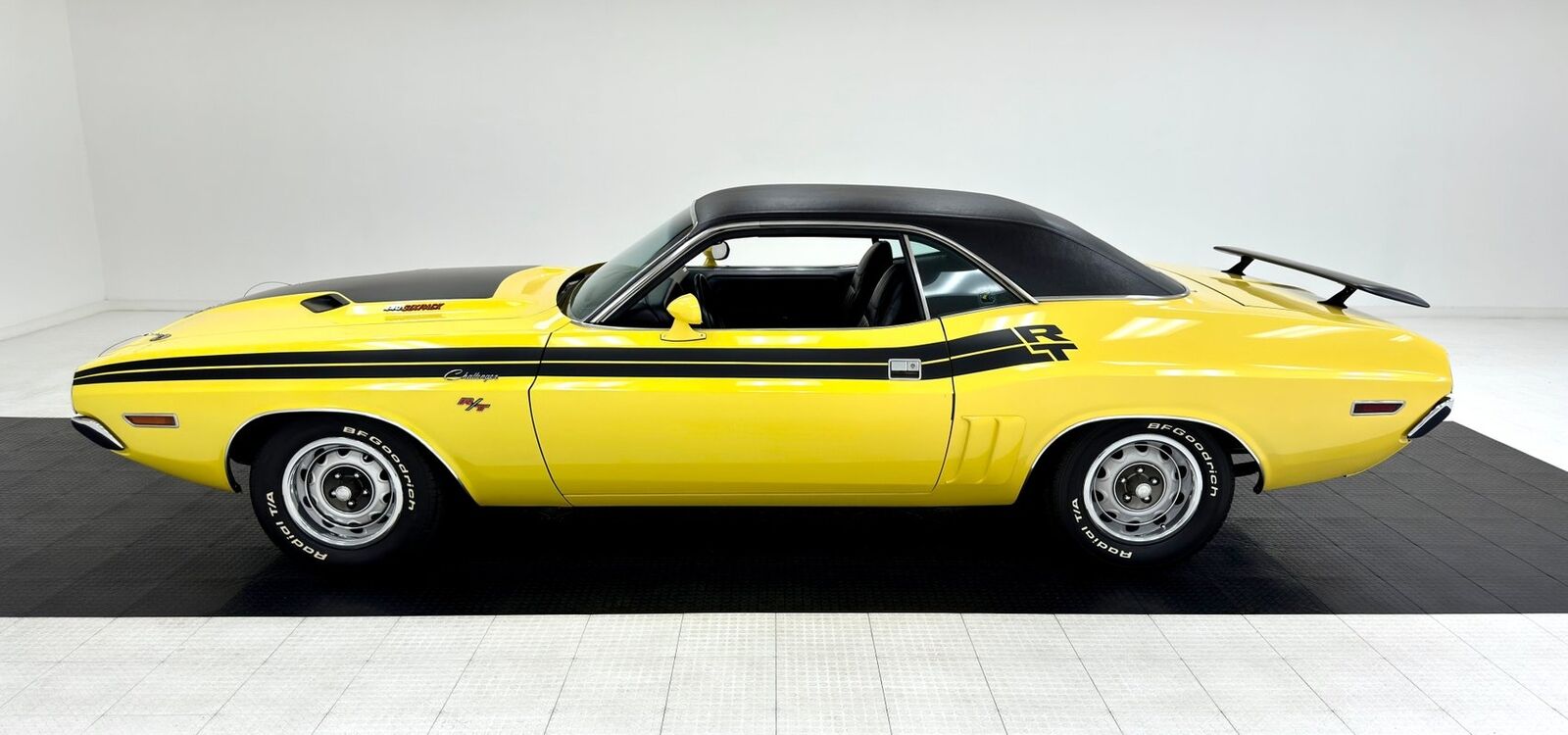 Dodge-Challenger-1971-1