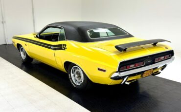 Dodge-Challenger-1971-2