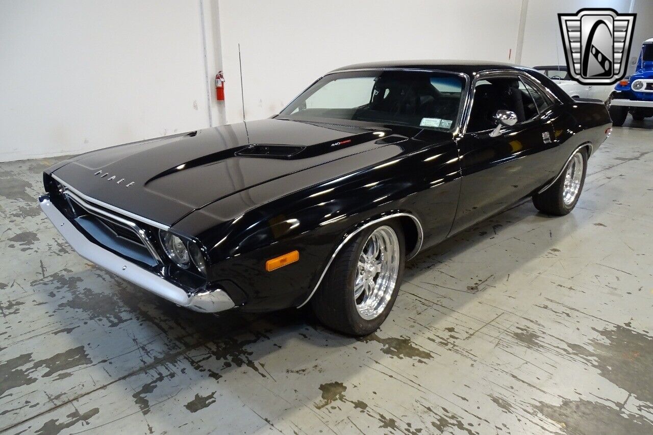 Dodge-Challenger-1973-Black-Black-1333-3