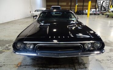 Dodge-Challenger-1973-Black-Black-1333-4