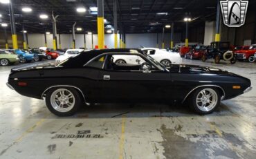 Dodge-Challenger-1973-Black-Black-1333-6