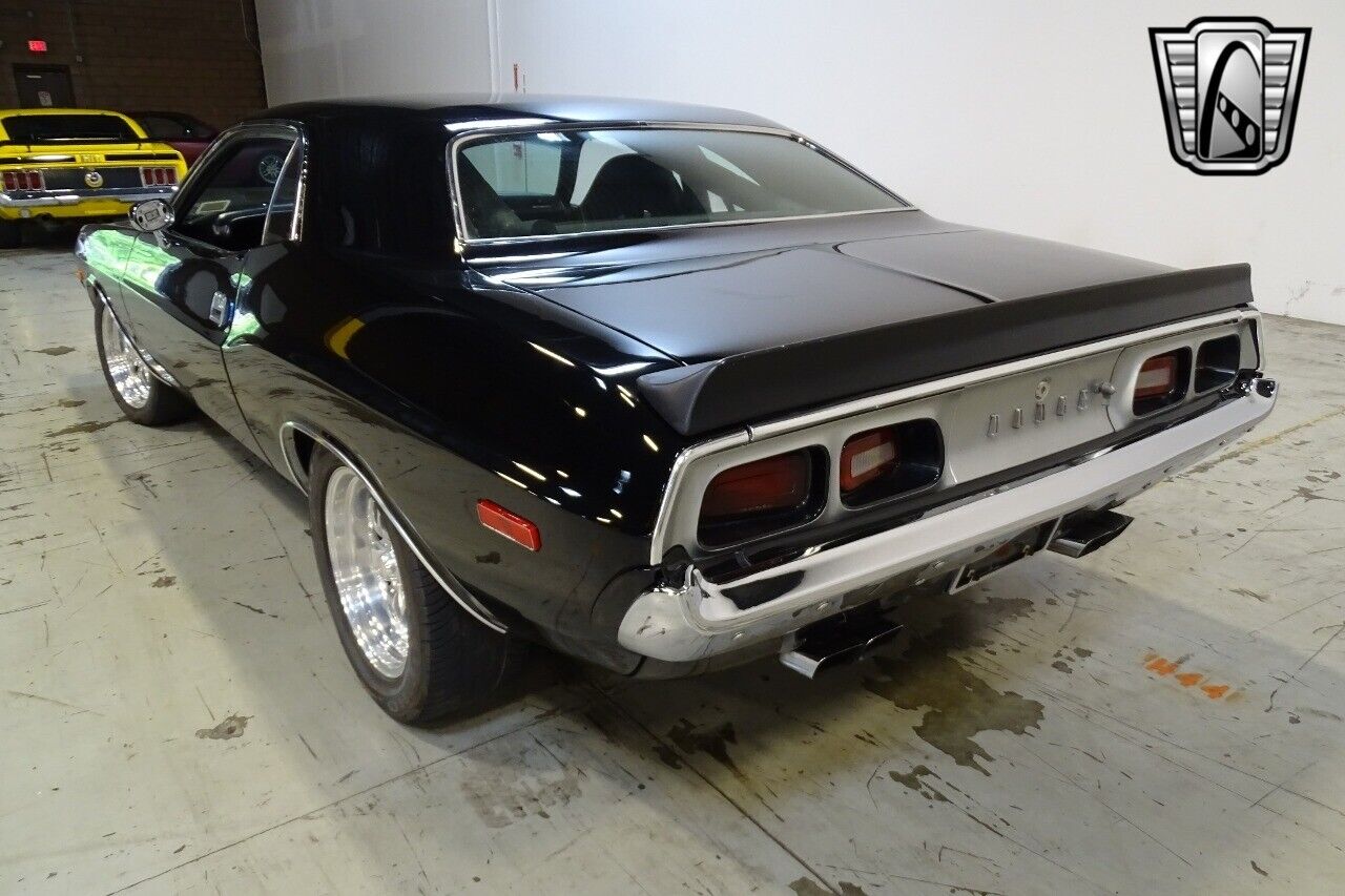 Dodge-Challenger-1973-Black-Black-1333-9