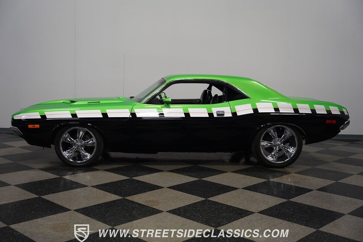 Dodge-Challenger-1974-Green-Black-147120-8