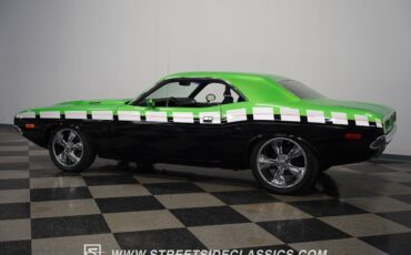 Dodge-Challenger-1974-Green-Black-147120-9