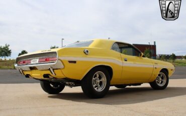 Dodge-Challenger-Berline-1970-Yellow-White-21206-6